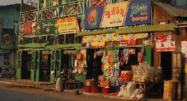 Visiter Nyanug Shwe