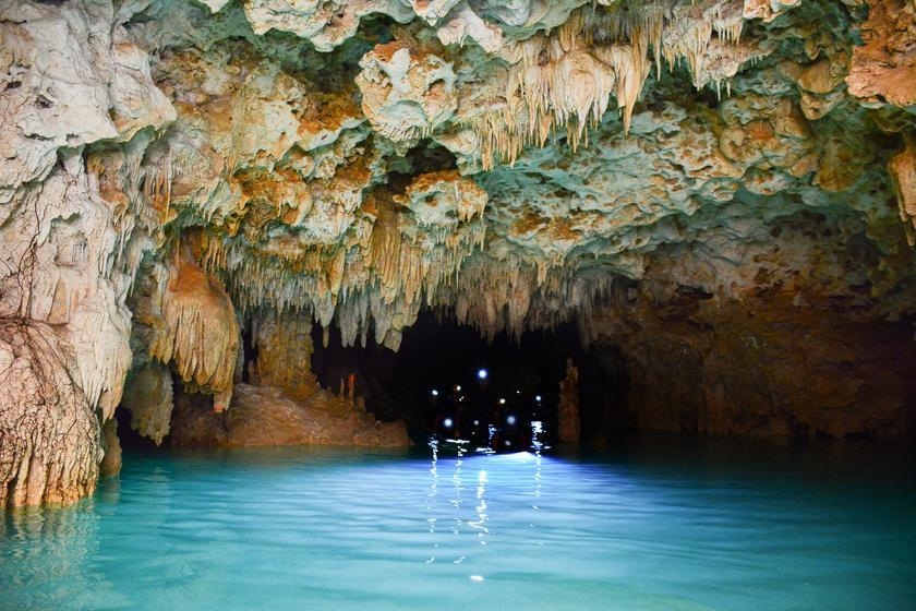 © Shutterstock - triocean