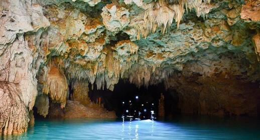 © Shutterstock - triocean