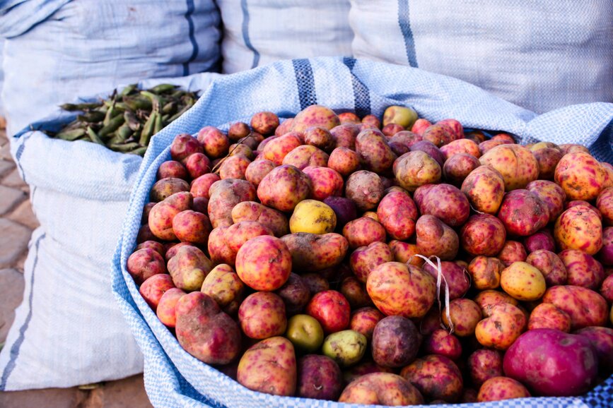 © Unsplash - Andrea Huls Pareja Marché de Tarabuco