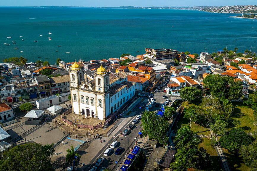 © Unsplash - SALEM. Ville basse (Mercado Modelo, église du Bonfim)