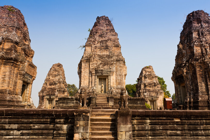 © Shutterstock - qingqing Temple mebon oriental