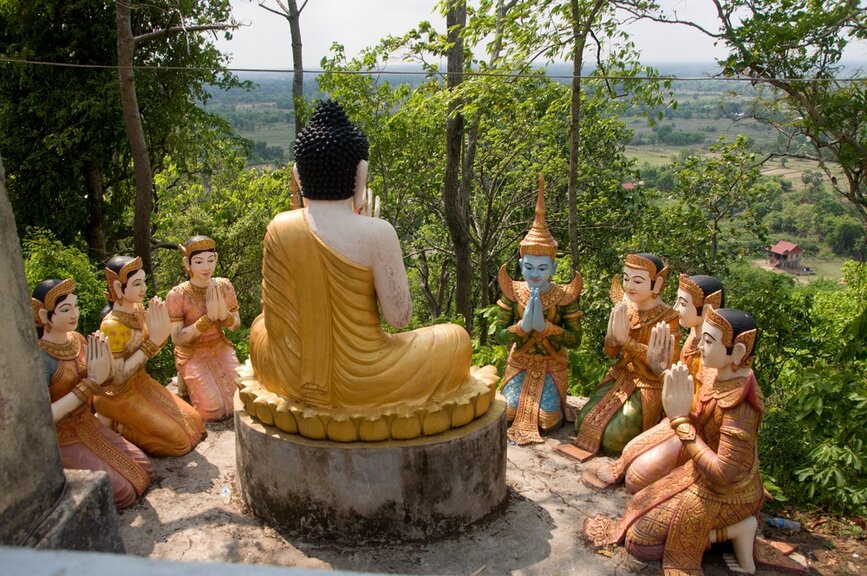 © Shutterstock - Pavel Chlum Temple Phom Pros