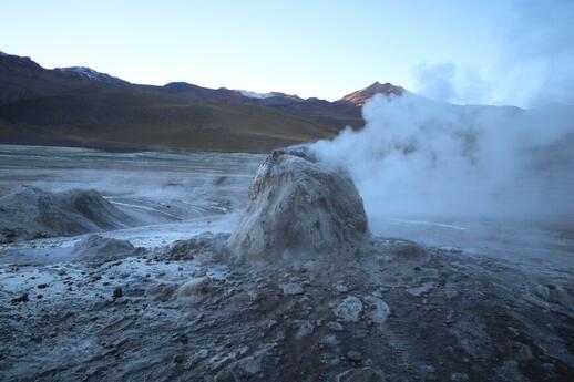 © Unsplash - Jorge Fernández Salas Geysers de Tatio et thermes de Puritama