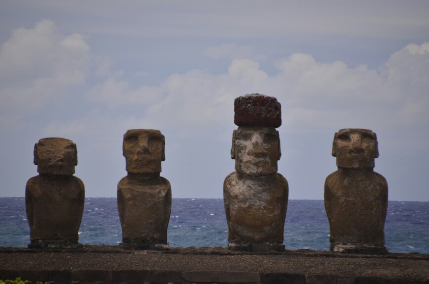 © Unsplash - Hal Cooks Route des moaïs, volcan Rano Raraku et plage d’Anakena