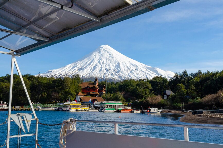 © Unsplash - Trevor Vannoy Croisière Cruce de Lagos entre Chili et Argentine