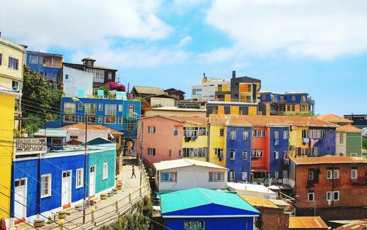 © Unsplash - Loïc Mermilliod Valparaiso et ses maisons colorées