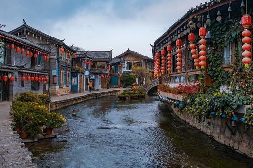 © Shutterstock - ZI CHENG Vielle ville