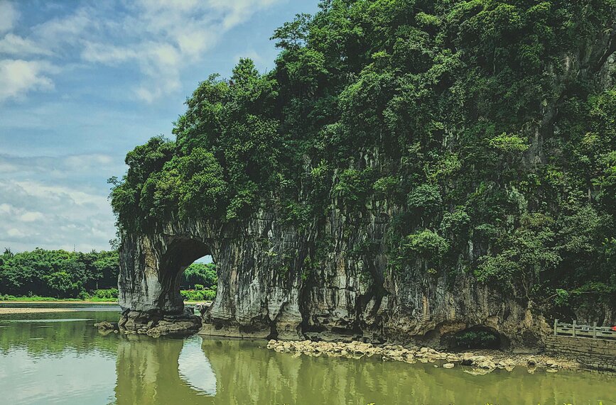 © Unsplash - Mikaela Wiedenhoff Guilin