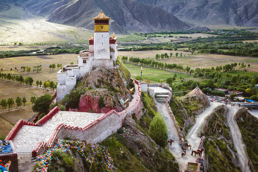 © Shutterstock - Vladimir Zhoga Tsetang