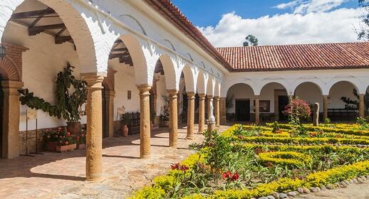 © Shutterstock - Matyas Rehak Convent Santo Ecce Homo