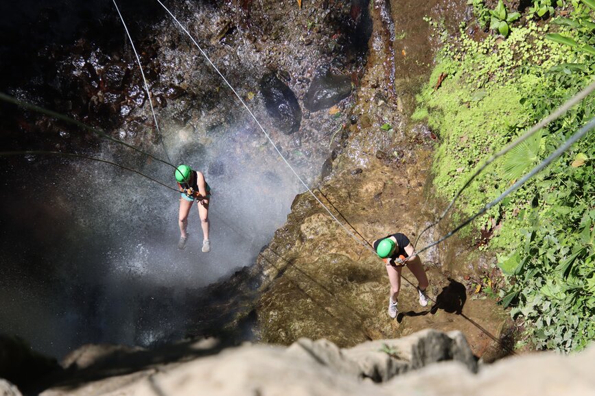 © Shutterstock - Ireland.A Canyonning