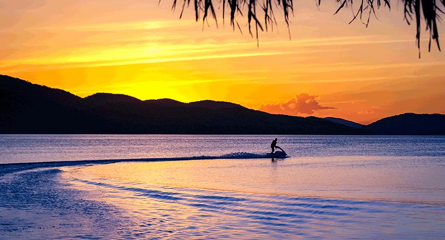 © IStock - Paul D Wade Jetski Parc manuel antonio