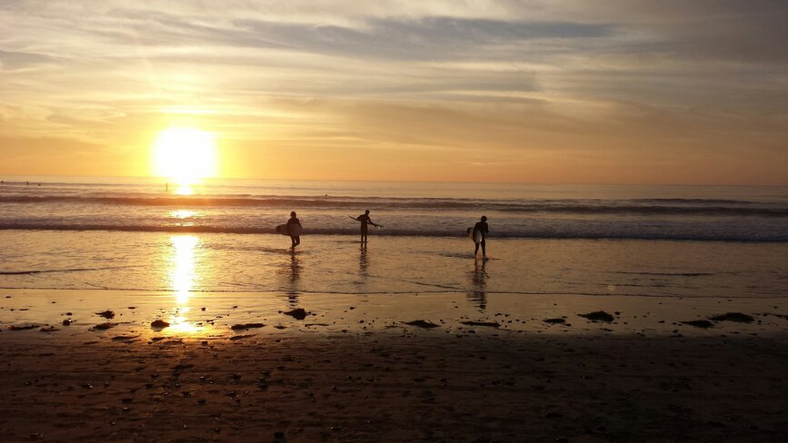 © Unsplash - rosemary watson Surf à Tamarindo