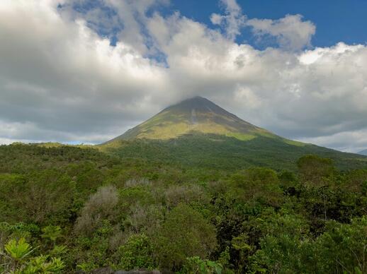 © Unsplash- Owen Hills-Klaus Parc National Arenal