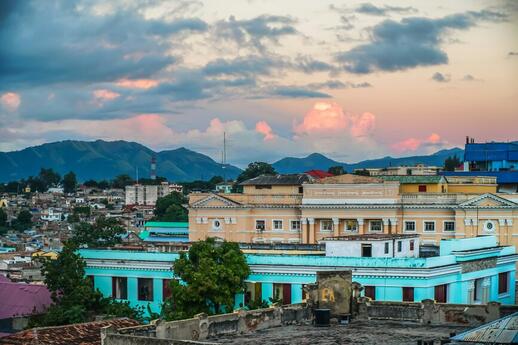 © Unsplash - tiago claro Centre colonial de Santiago