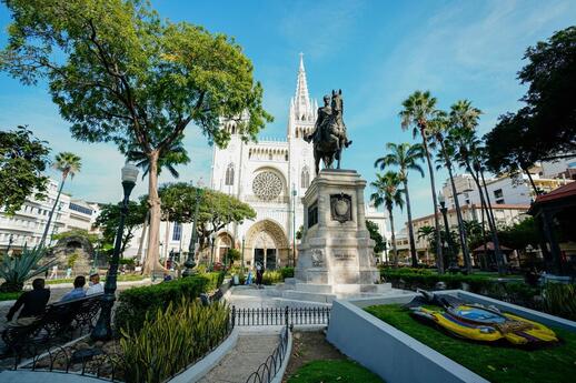 © Unsplash - Andres Medina Centre ville de Guayaquil