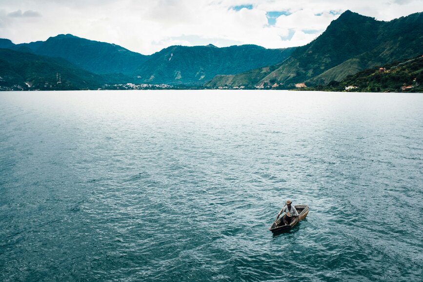 © Unsplash - Parker Hilton Lac Atitlan