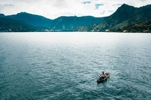 © Unsplash - Parker Hilton Lac Atitlan