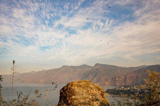 © Unsplash - Shelby Murphy Figueroa Randonnée au Rostro Maya – Lac Atitlan