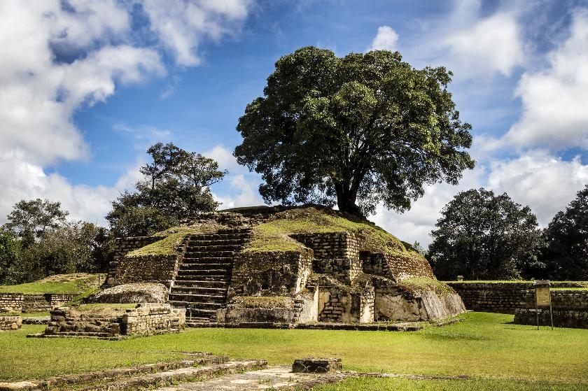 © Shutterstock - Michal Zak Site archéologique d'Iximche