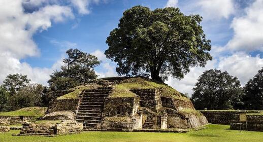 Site archéologique d'Iximche