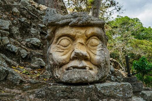 © Unsplash - Alexander Schimmeck Site archéologique de Copan