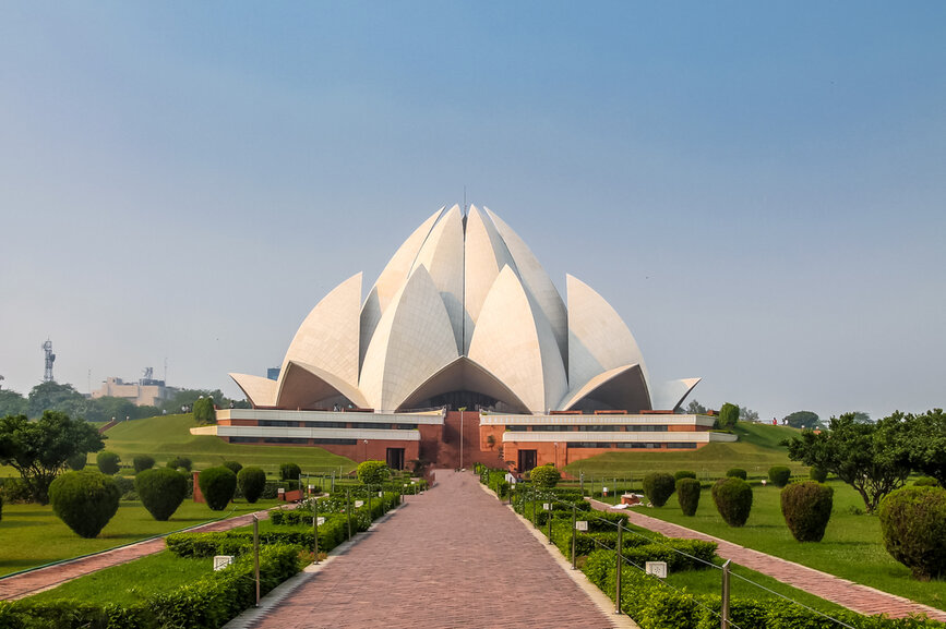 © Shutterstock - Diego Grandi Temple bahai