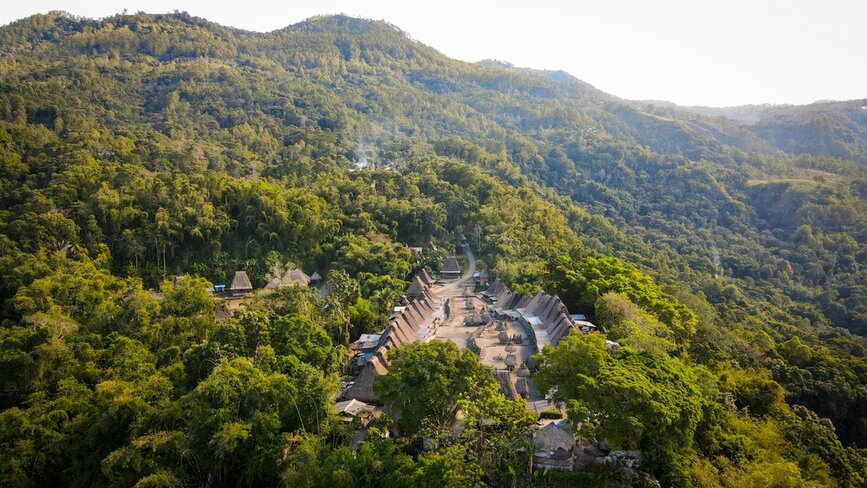 © Shutterstock - Lee Risar village Bena à Flores