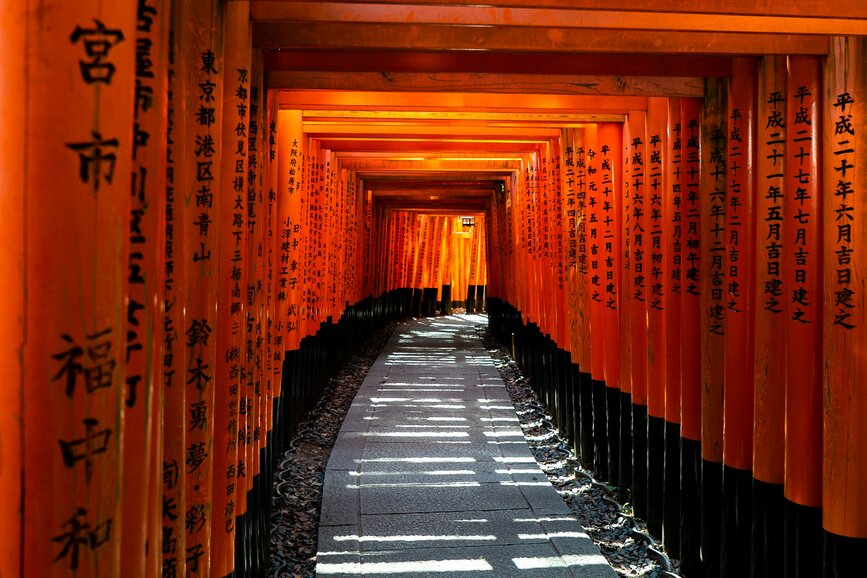 © Unsplash - David Emrich Le sanctuaire Fushimi Inari