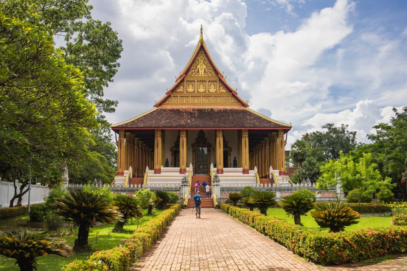 ©Shutterstock - Watthanasin.T Temples Laos