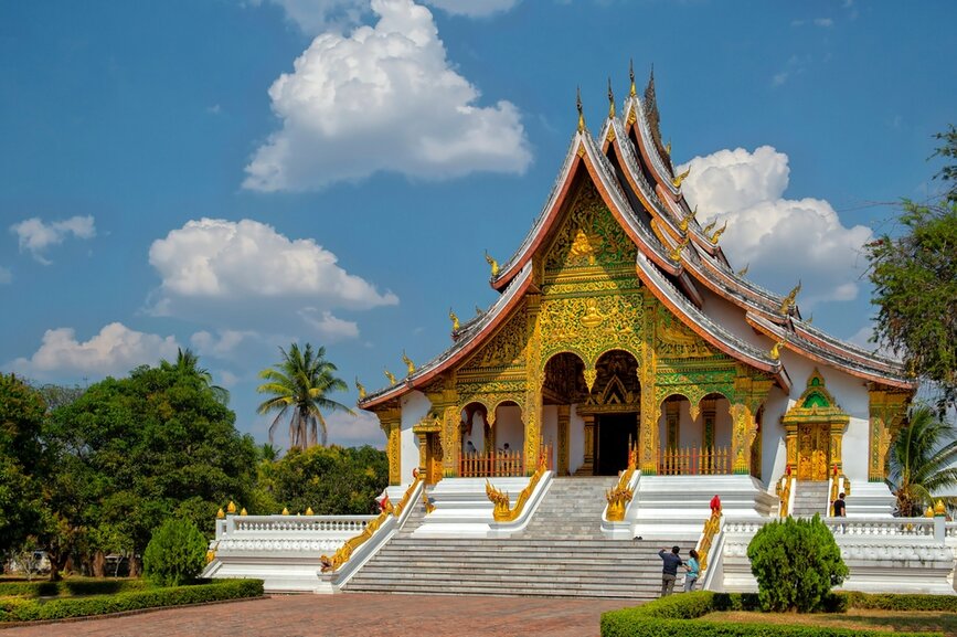 © Shutterstock - Alvov Temple Luang Prabang