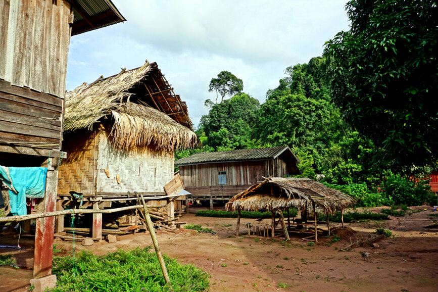 @Shutterstock - mortenrochssare Huttes Luang Nam Tha