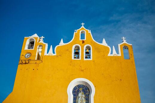 © Unsplash - Mark de Jong Izamal, « la ville jaune »