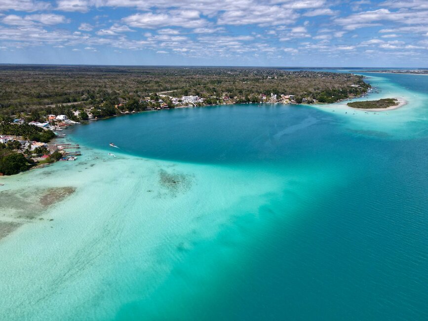© Unsplash - Dimitris Kiriakakis Lagune de Bacalar