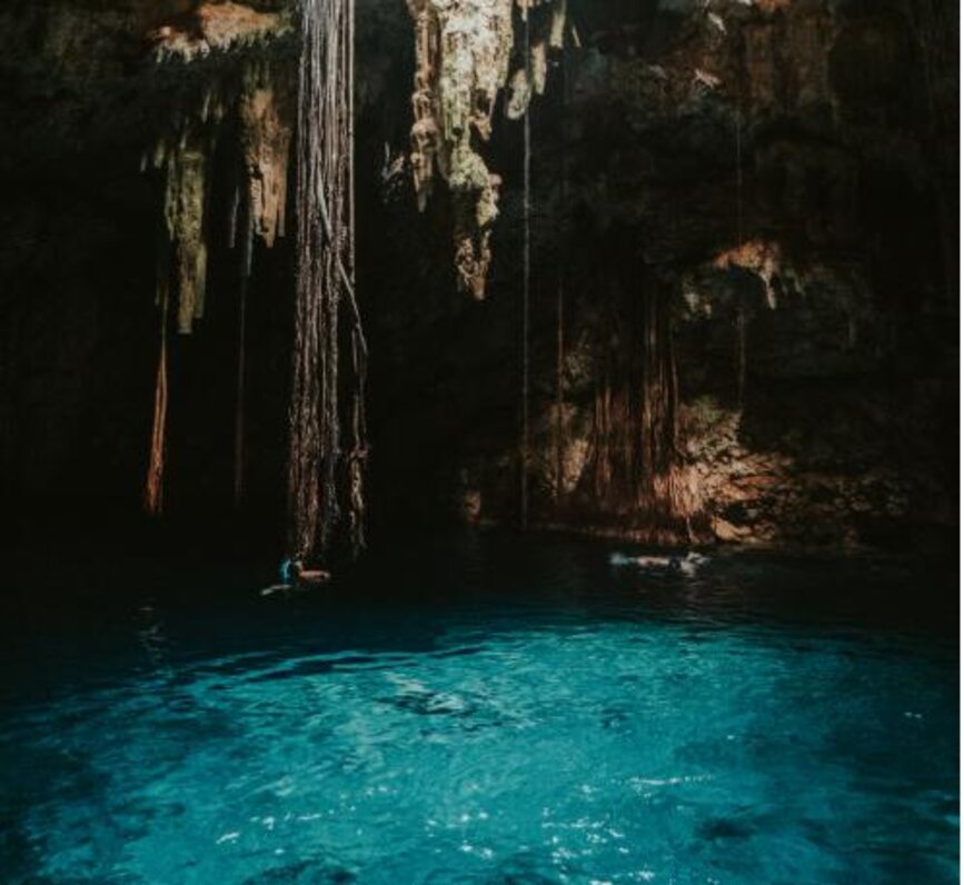 © Unsplash - Jorge Bermudez Cenotes de Cuzama