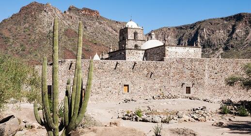 © Shutterstock - Dr. Juergen Bochynek Mission San Francisco Javier