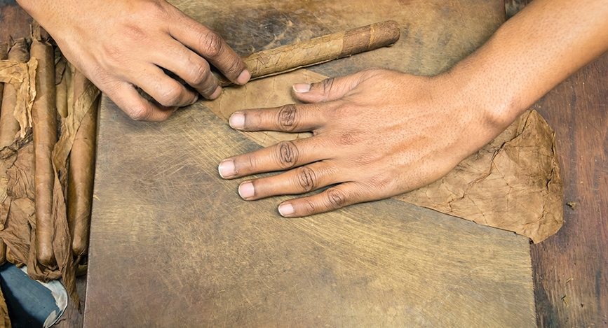 © Shutterstock - ViewApart Fabrique de cigare