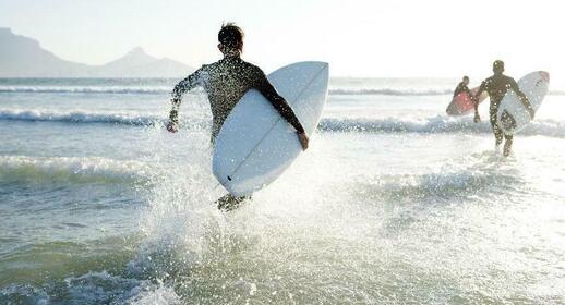 © IStock - subman Cours de surf
