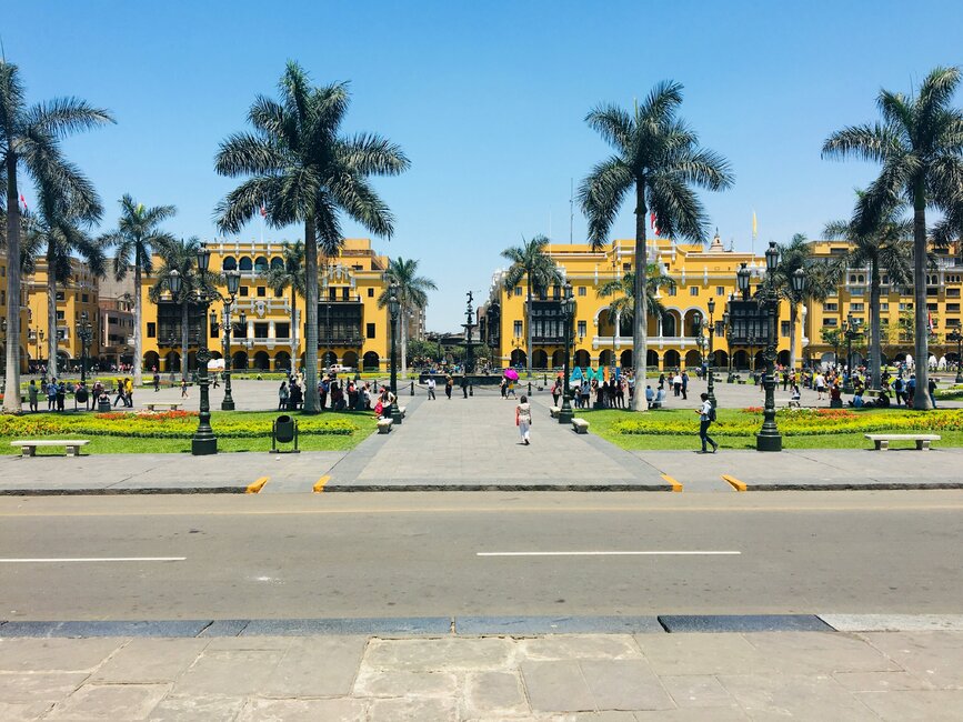 © Unsplash - Jhordy Rojas Plaza Mayor