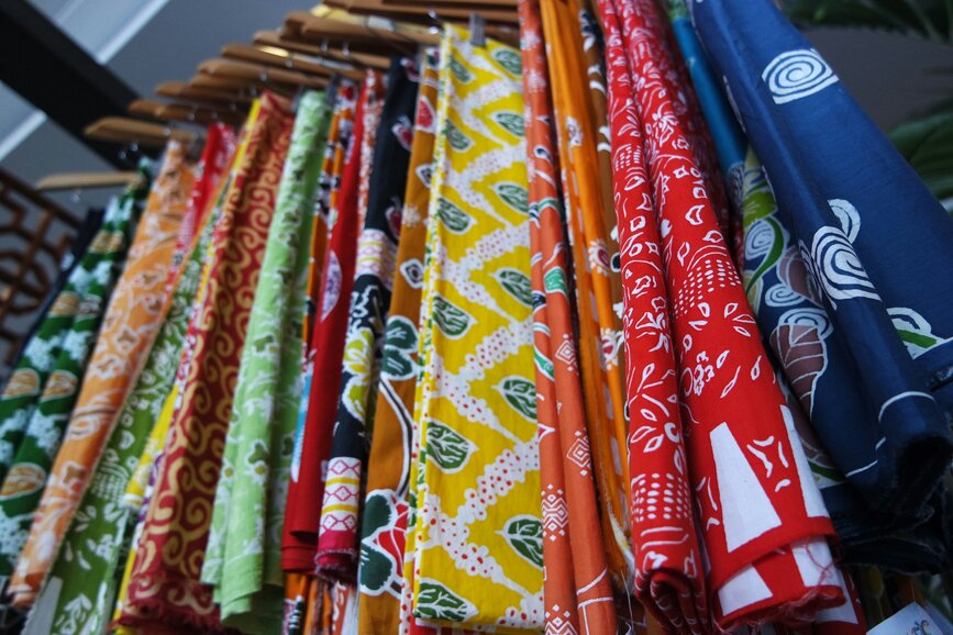 © Unsplash - Iniizah Fabrique de batiks