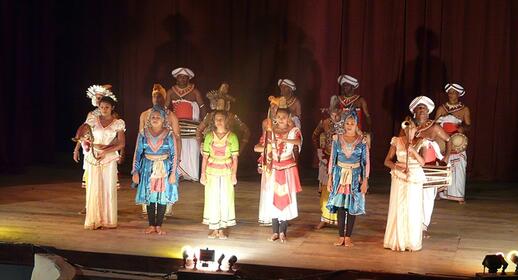 Spectacle de danses kandyennes au Sri Lanka