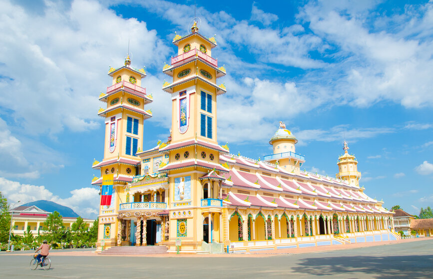 © Shutterstock - Indochina studio Temple Caodai