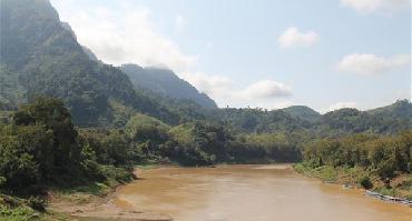 Visiter Croisière sur la Nam Ou pour Luang Prabang + grottes de Pak Ou