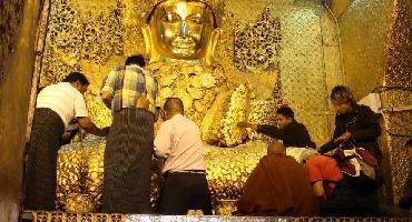 Visiter Rituel du nettoyage de Bouddha